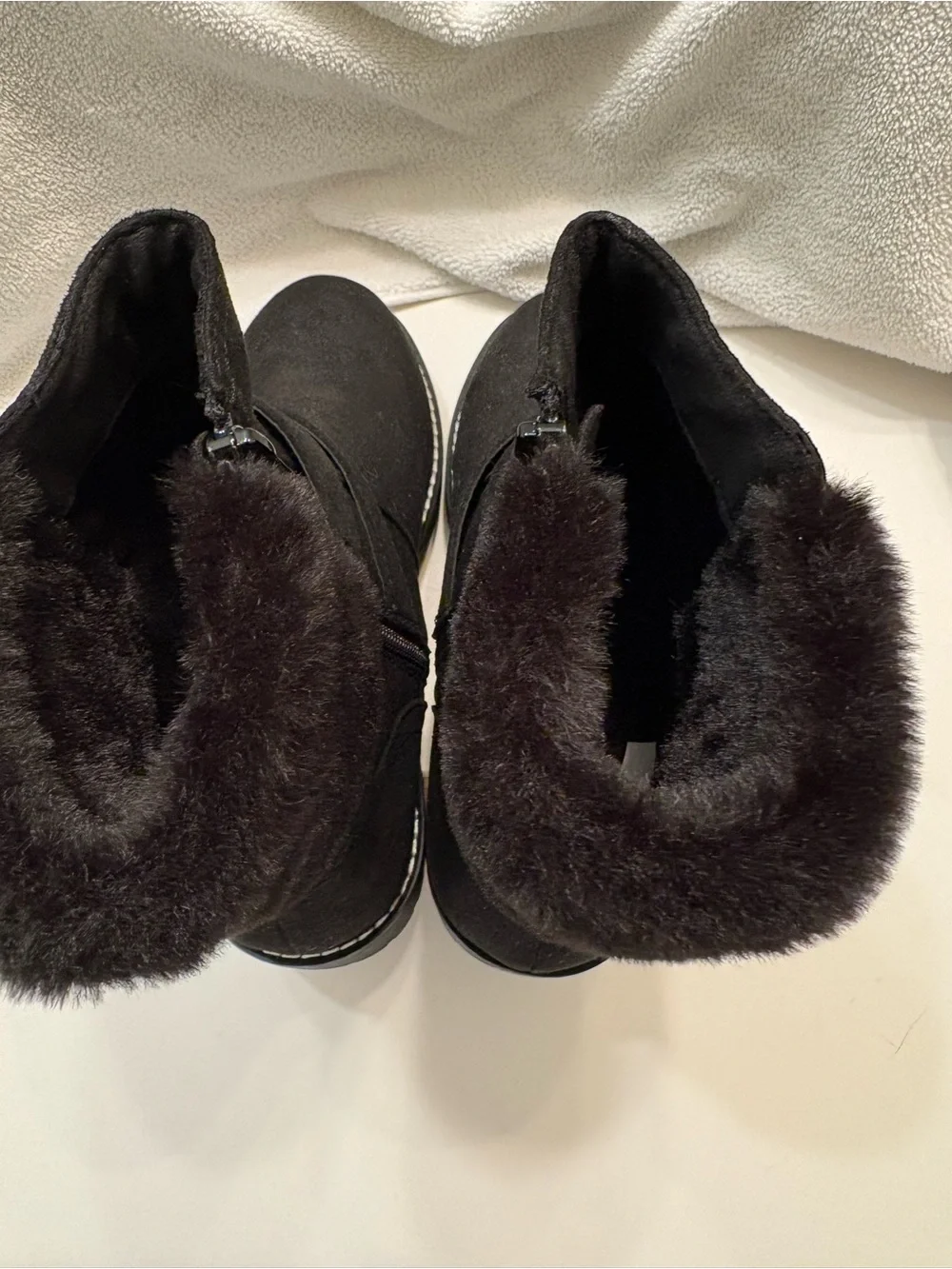 Faux-Fur Trim Black Winter Boots with Side Zip
